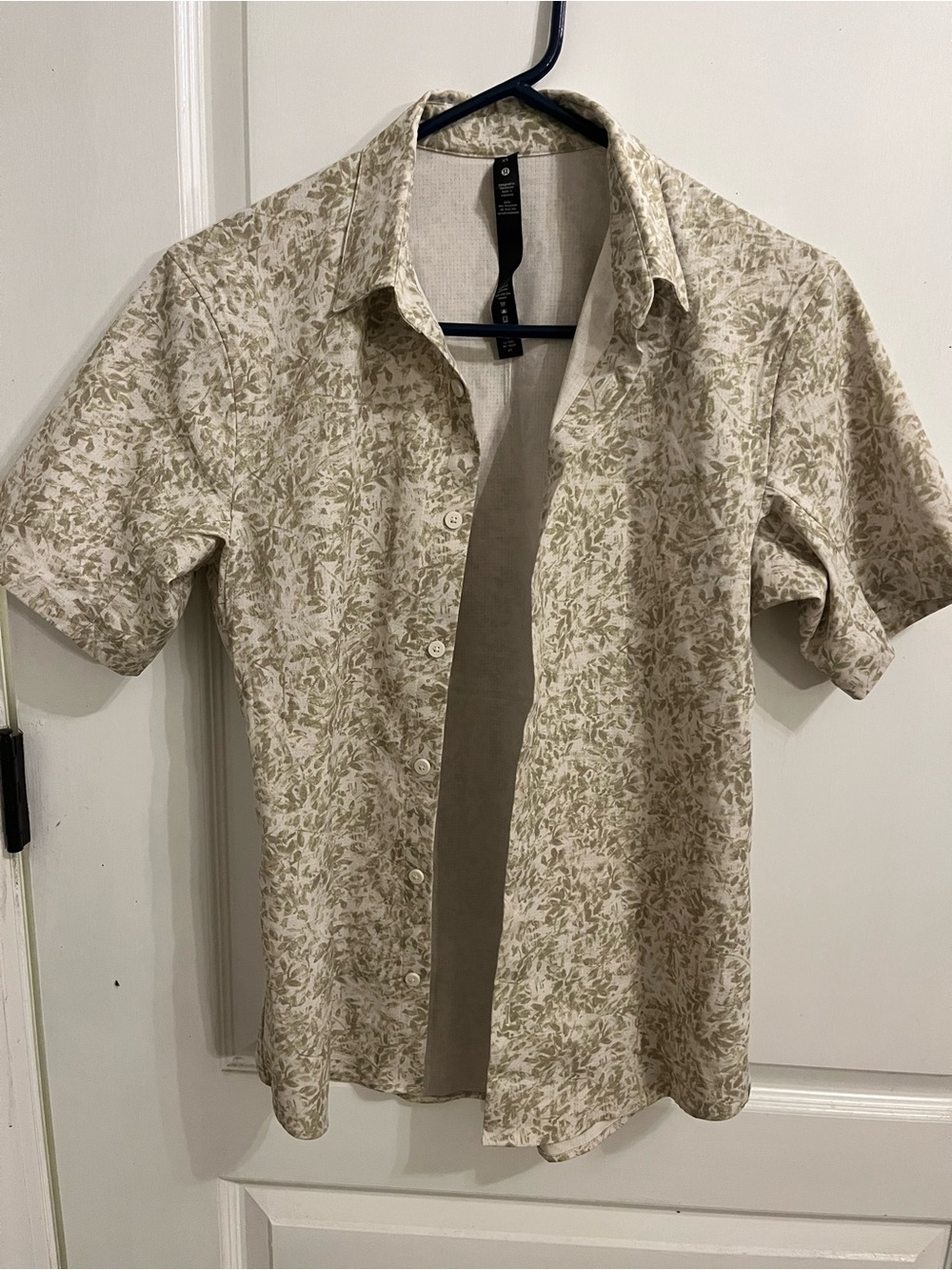 lululemon athletica Short-Sleeve Button-Up Shirt — Beige and Olive Leaf Print